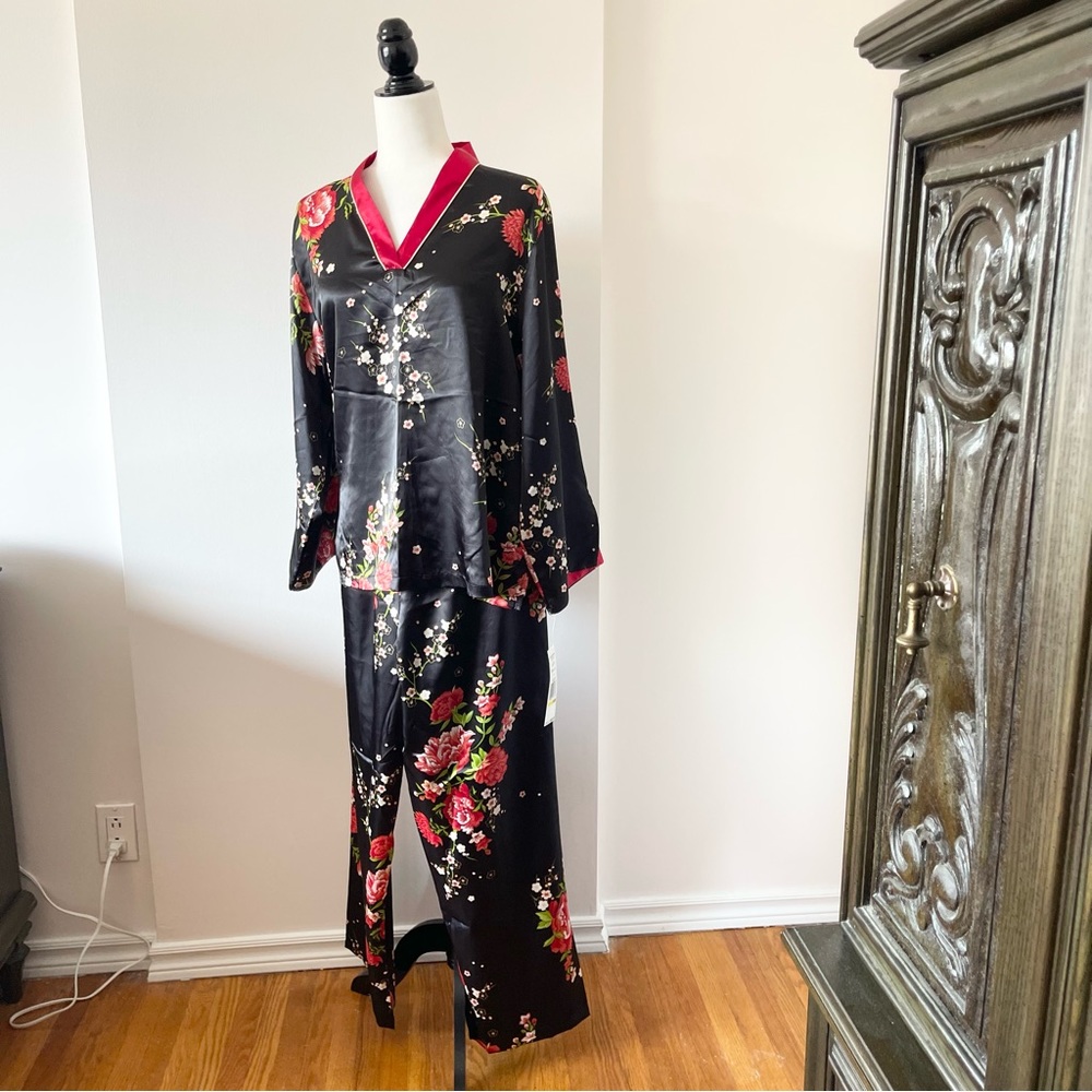 Jones New York new Kimono floral Japanese style satiny feel pyjamas